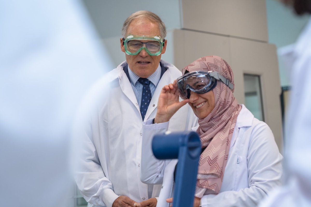 UWBothell's tweet image. Today @GovInslee toured Innovation Hall and participated in a discussion with students about the importance of equity and access when building a sustainable future. Special thanks to UW Bothell students Puneet Birk, Shekinah Bloor, Luis Lopez, and Breanna Powell. #uwbothell