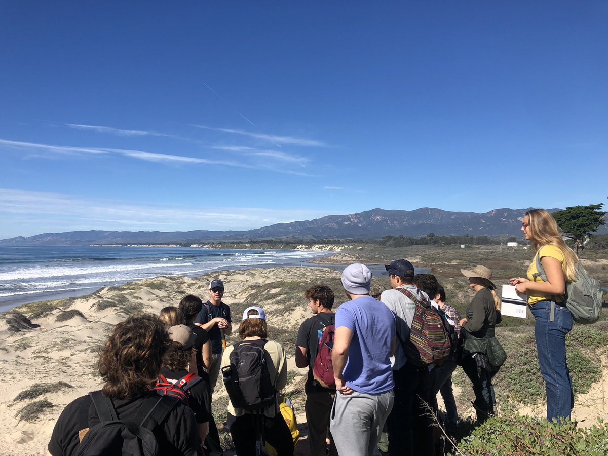 #FieldTripFriday spent exploring the dunes <a href="/UCSB/">UCSB</a>’s Coal Oil Point Natural Reserve with @topomaddie and team 🌊 🌞