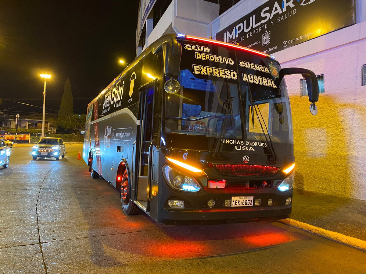 El “Expreso Austral” ❤️🖤 listo para el viaje de hoy 🚍

Siguiente parada🚏Loja 📍🙌