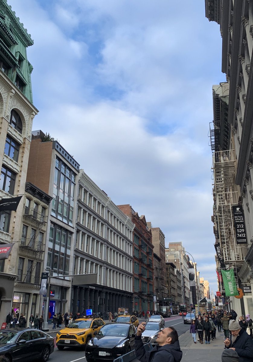 pn_57's tweet image. Example 78: Nicely articulated modest #infill on Broadway in #SoHo neighbourhood #NewYork, harmoniously fitted into the #heritage #streetwall &amp;amp; #historic #streetscape; #UrbanDesign #InfillDesign #architecture