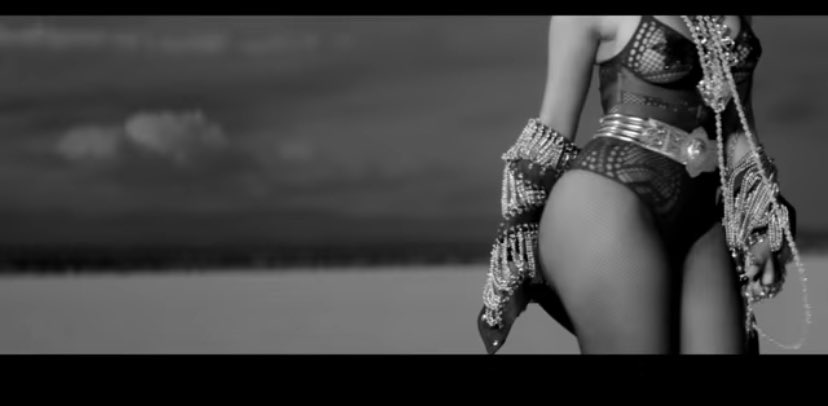 All Nicki gotta do is simply sample this song and she automatically won iykyk