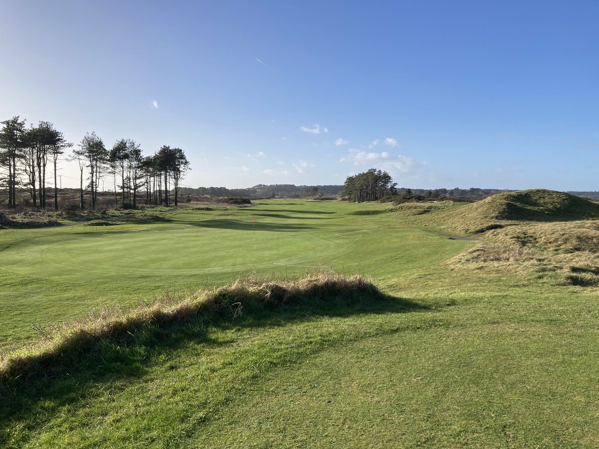 Glorious day on the links <a href="/AshburnhamGolf/">Ashburnham Golf</a> ⛳️☀️📸