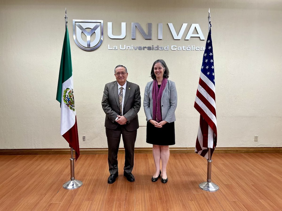 Esta mañana, el Pbro. Lic. Francisco Ramírez Yáñez, Rector del Sistema UNIVA recibió a la Cónsul General de los Estados Unidos en Guadalajara, Amy Scanlon durante su primera visita a nuestra institución. 🇺🇸

#UNIVAGlobal