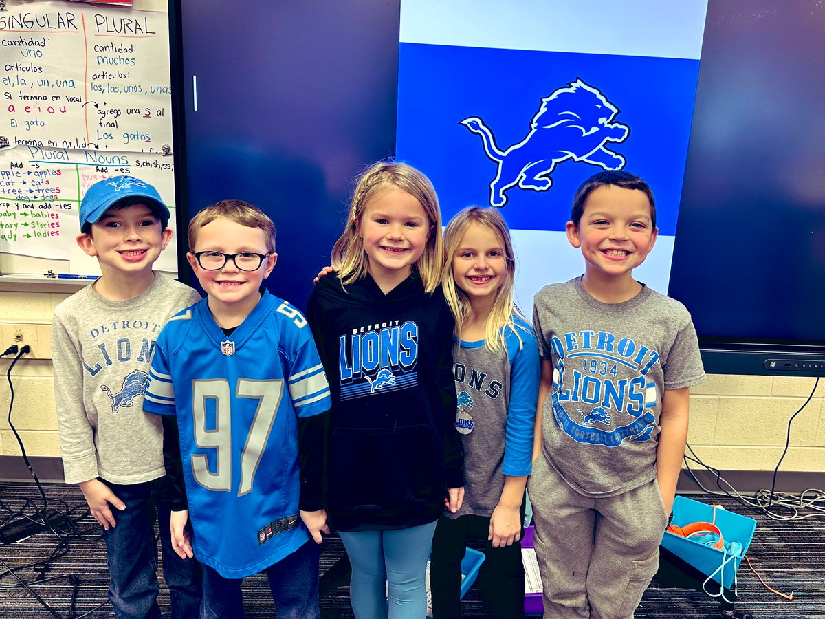 “Lions Day” was a success at Lakeshore today. Hoping to celebrate a big win this weekend!!
