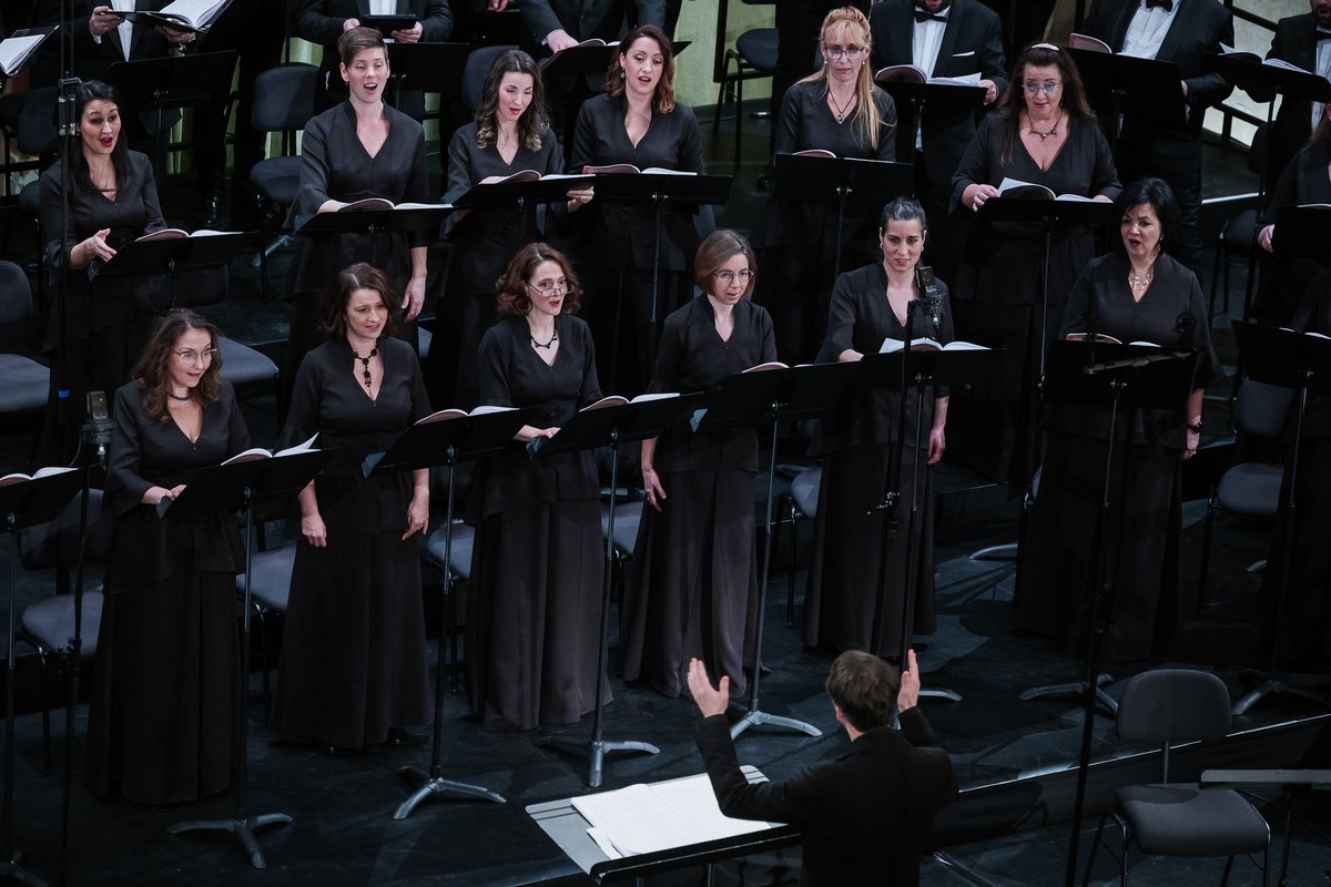 benjamin_gdsn's tweet image. Last night&apos;s Rachmaninov Vespers with the mighty Hungarian National Choir. An unforgettable evening in Budapest at the Pesti Vigadó!

📷: MNF/Nagy Attila