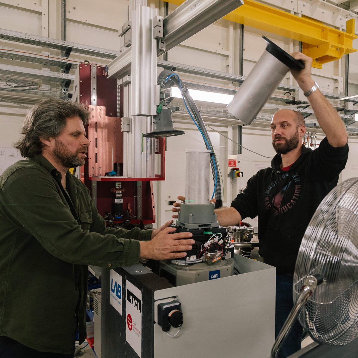 This week we join experiments at the European Synchrotron Radiation Facility (ESRF) @esrfsynchrotron in Grenoble, France, to analyze microstructure of sea ice cores collected during @MOSAiCArctic expedition.