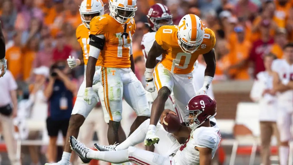 #AGTG blessed to receive an offer from the University of Tennessee #rockytop #govols 

@MoodyFBall @jakeganus @CoachCampbell45 @CoachJBG3 @Camwillis_ @CoachL__ @ChadSimmons_ @SWiltfong247 @RivalsJohnson @DemetricDWarren @TheUCReport @RivalsFriedman @DownSouthFb1 @MaxPreps