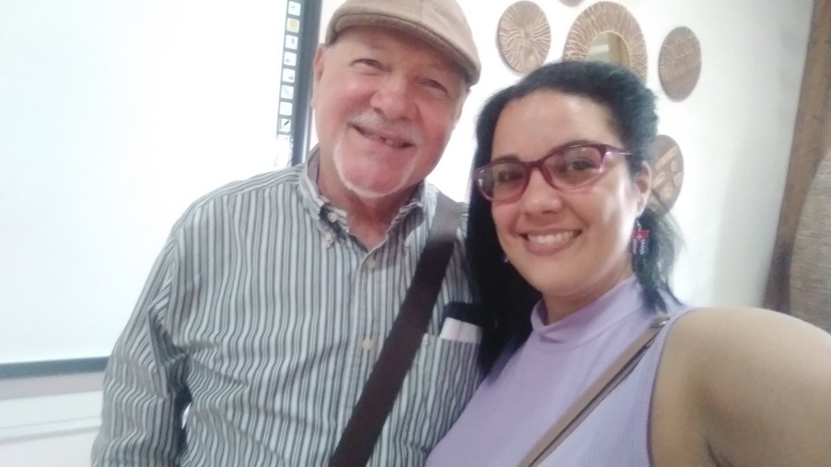 ArletyCuba's tweet photo. 👉Hoy es un día especial, con compañía de lujo y cultura entre manos... Recorrido por mi Pinar del Río ❤️🇨🇺❤️ https://t.co/TbId4JAKIR