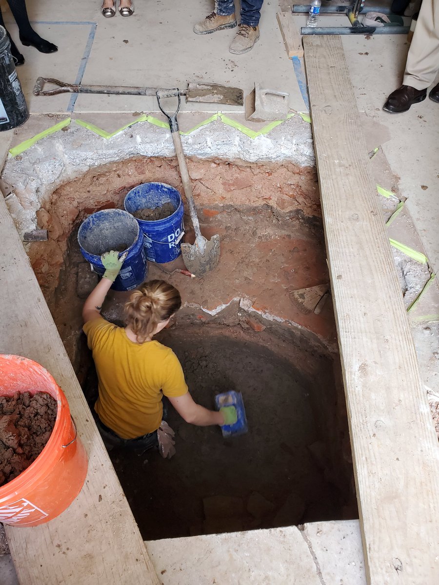 COLAEHD anthropology professor and archaeology pro, Ryan Gray, is really digging it underneath St. Louis Cathedral!
Only in New Orleans, @ UNO College of Liberal Arts, Education and Human Development❤️#colaehd #unoproud
uno.edu/.../uno-prof-r…...