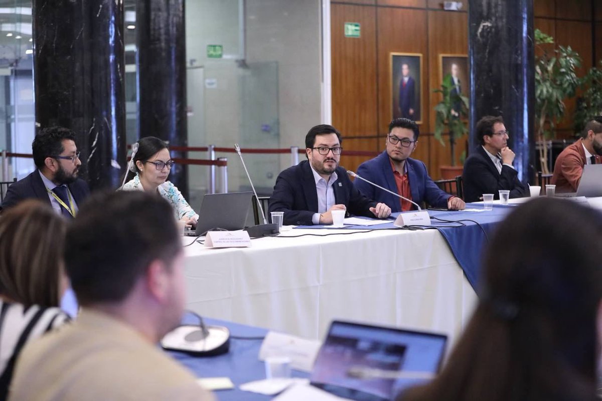 PGEcuador's tweet photo. #Comparecencias PGE 🇪🇨| Esteban Fuertes, asesor del Procurador General del Estado, participa en la sesión convocada por la Comisión de @SeguridadAN de la @AsambleaEcuador para tratar el proyecto de Ley Orgánica de Seguridad Digital. 

#LeySeguridadDigital https://t.co/HU83aMvtVs