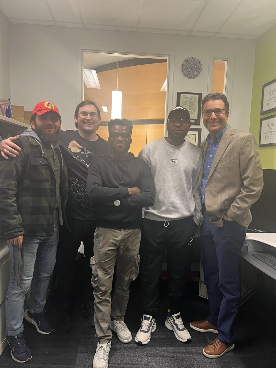 armirjafari's tweet image. Celebrating a great day! 🎉 Bobby (@BobbyYeboah3), Clinton &amp;amp; Andy have been admitted to the PhD programs of Chemistry at prestigious universities. Muhammad proudly published his work in @ChemCommun Kudos to the entire team for these remarkable achievements! #proudPI #SUNYOswego