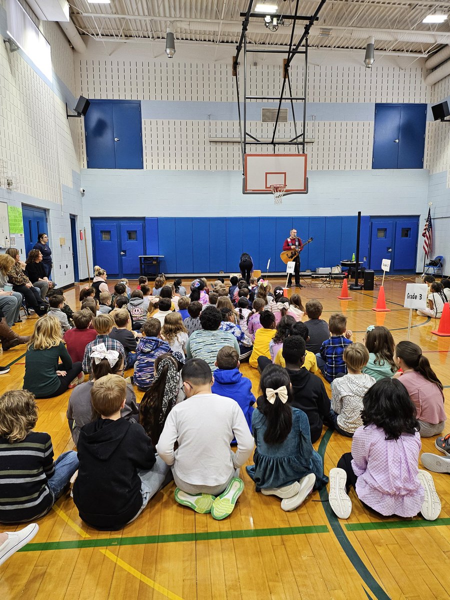 SpringCityRAMS's tweet image. Artists in Residency- Two of a Kind  performing and conducting songwriting workshops with students in grades K-4 centered on kindness and our SCE RAMS. Students will perform and record their original songs.  #smallschoolbigheart @SpringFordASD