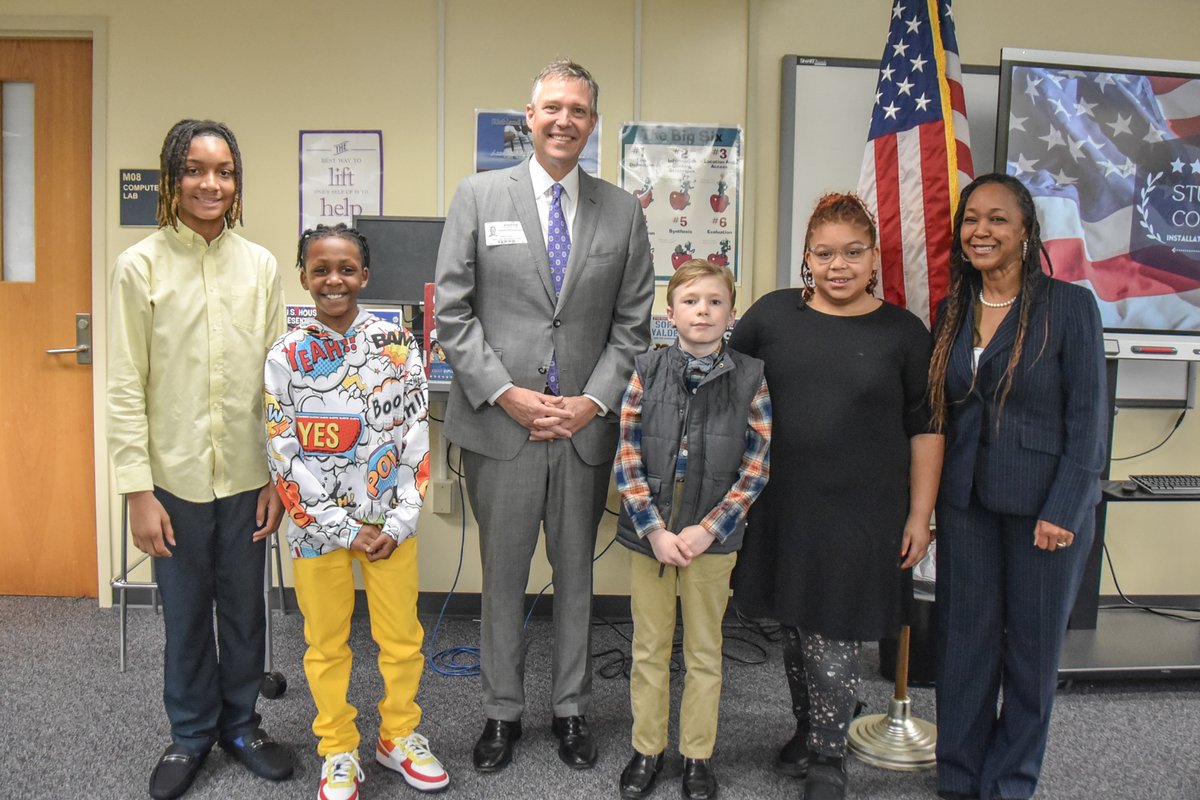 Columbia Mayor Daniel Rickenmann served as the guest speaker for <a href="/CarverLyon/">Carver Lyon Elementary School</a>'s student council installation this morning. From left to right are: Garrison English, Aiden King, Mayor Rickenmann, Wilco Kuhn, Eriel Sims and Carver-Lyon Principal Dr. Monica Adams.
#TeamOne #OneTeam