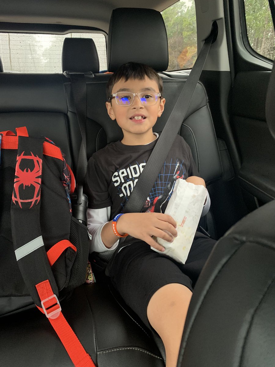 mraffloer's tweet photo. Picking up some shirts from @HumbleISD_Store means I get popcorn 🍿 for Dom to enjoy after school! 🫶🏽🫶🏽🫶🏽 https://t.co/Big4txhq8T