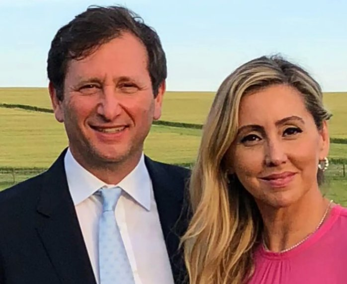 These people are responsible for losing 70% of your crypto in Celsius Network.

They both withdrew all their assets in June days before Celsius froze withdrawals. 

They then used customer funds to hire lawyers, go to Knicks games, and fund their own companies. <a href="/Mashinsky/">Alex Mashinsky</a>