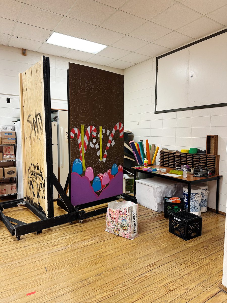 🎨Mrs.Young’s Art Class🎨 (@mrsyoungcreates) on Twitter photo 🍫🎩Come with me and you'll be
In a world of pure imagination🎩🍫
Getting so excited for <a href="/GutermuthES/">Gutermuth Elementary</a> production of Willy Wonka! <a href="/GmuthMusTheatre/">GutermuthMusicalTheatre</a> #crayola #art #probablyfelloffthatladder 🍫🎩Come with me and you'll be
In a world of pure imagination🎩🍫
Getting so excited for <a href="/GutermuthES/">Gutermuth Elementary</a> production of Willy Wonka! <a href="/GmuthMusTheatre/">GutermuthMusicalTheatre</a> #crayola #art #probablyfelloffthatladder