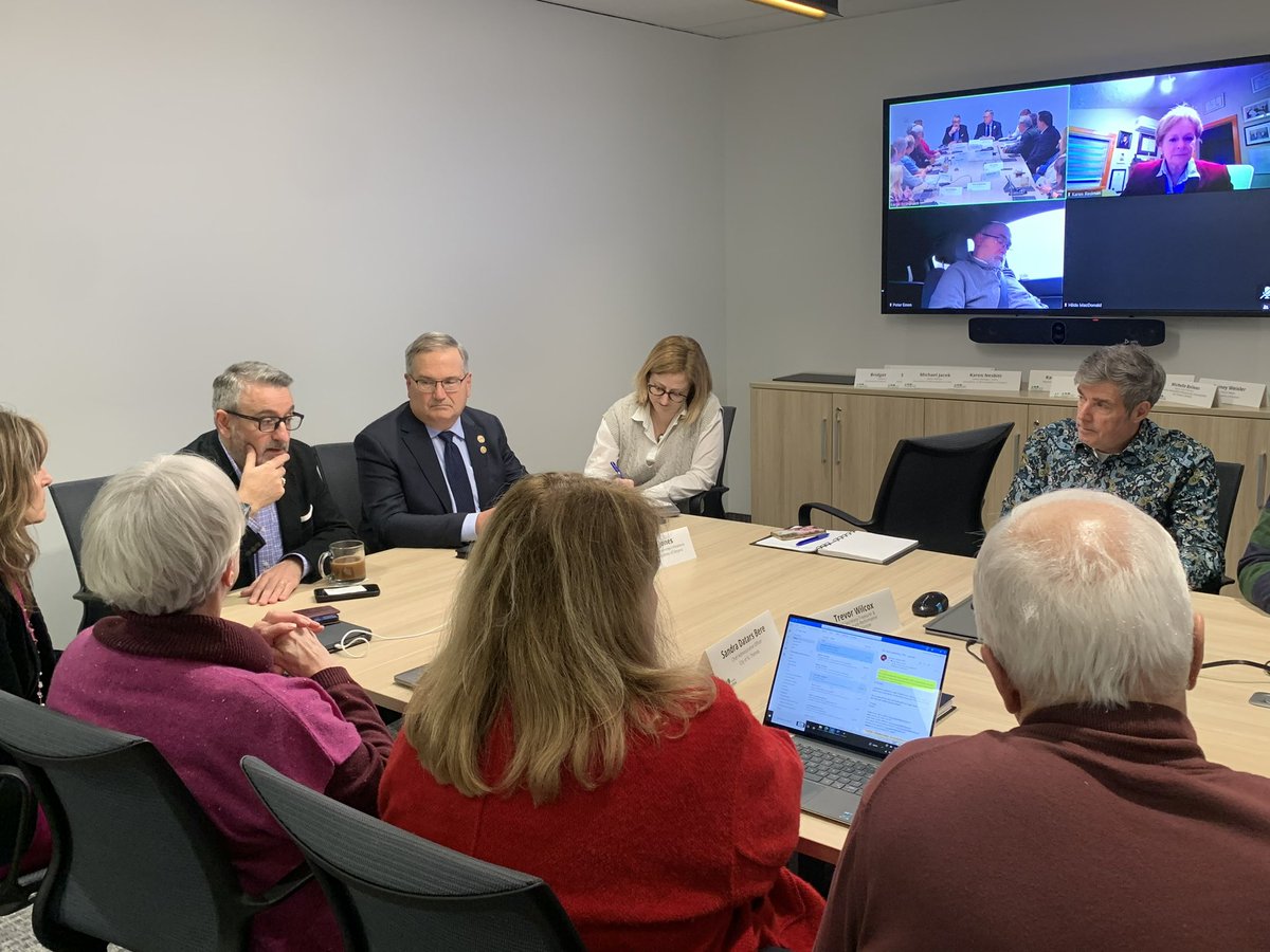 The AMO Board had a productive roundtable discussion on housing with <a href="/PaulCalandra/">Paul Calandra</a> Minister of <a href="/ONmunicipal/">Ontario Municipal Affairs</a> . We are committed to working together towards solutions to the housing crisis. #ONmun