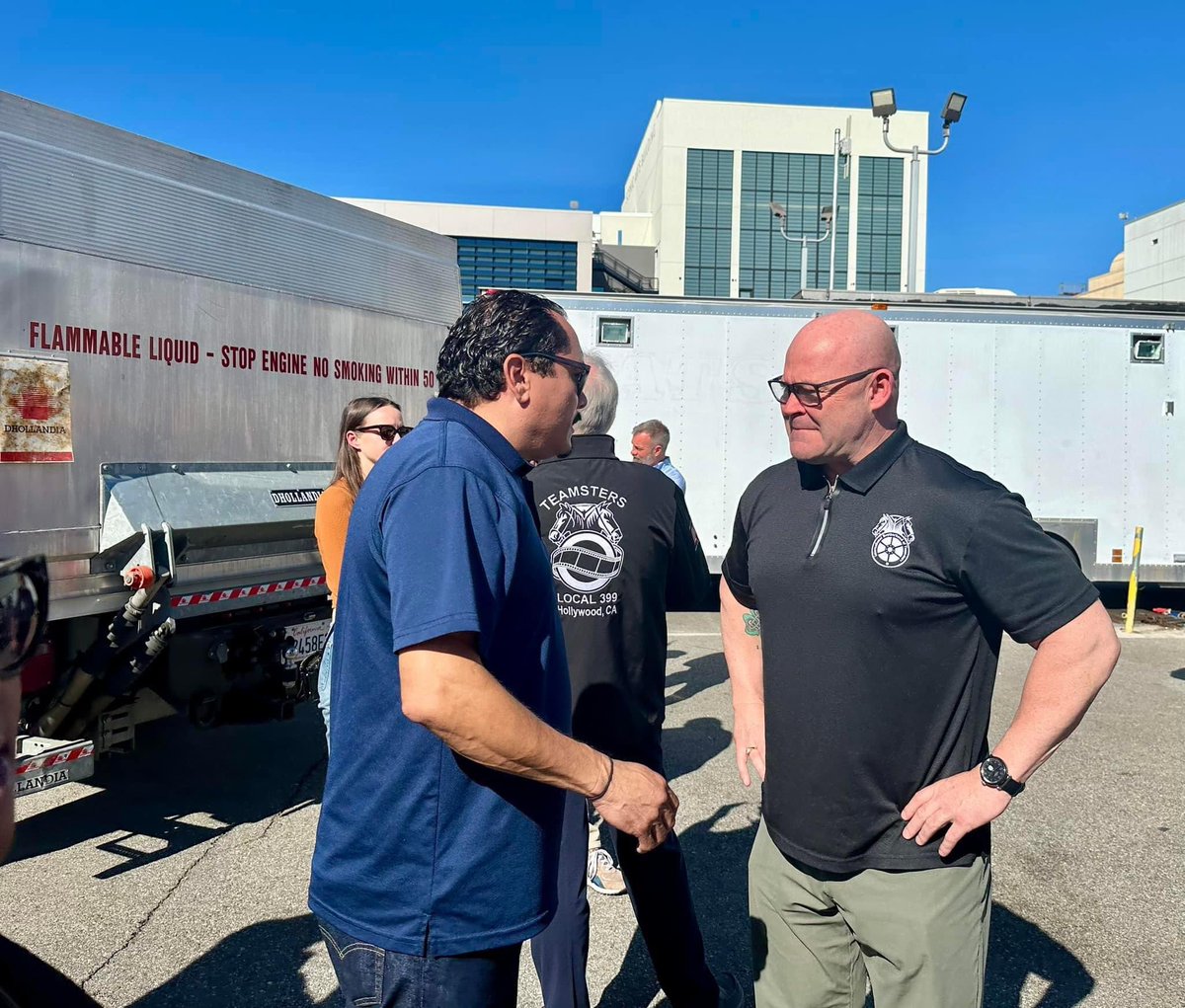 TeamsterSOB's tweet image. Visited our #Local399 Motion Picture Teamsters at @Sony earlier today…Gearing up for contract negotiations with AMPTP 🔜 💪🏻  #HollywoodTeamsters