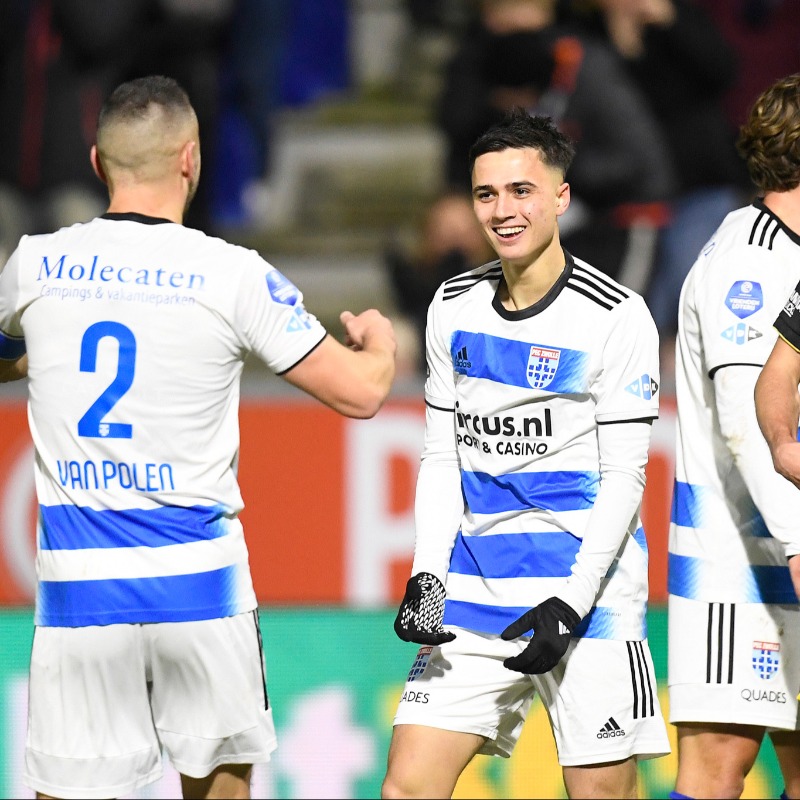 PECZwolle's tweet photo. Wedstrijdverslag | Collectief sterk PEC Zwolle verslaat Vitesse
#pecvit #peczwolle #desespereertnimmer