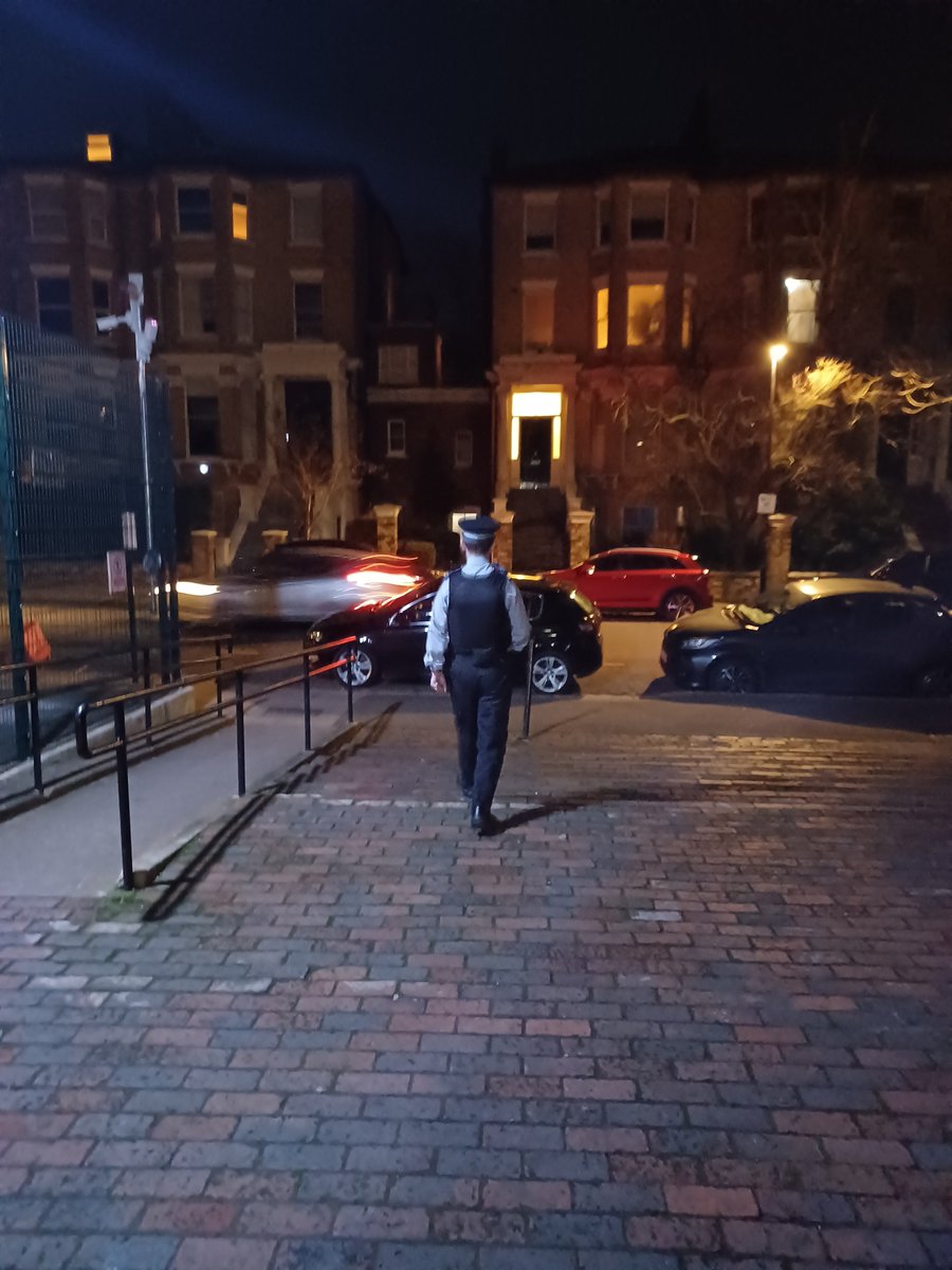 Neighbourhood officers conducted an evening patrol in Primrose Hill, and surrounding areas. We conducted patrols in known Robbery, and Anti-Social Behaviour hotspots to prevent crime. We hope that you all have a safe weekend.  #camden #primrosehill