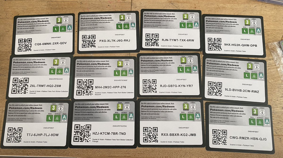 kandi_koopa's tweet image. codes for everyone! i still can’t breath after the charizard haha. #tcgcodes #pokemon #PaldeanFates