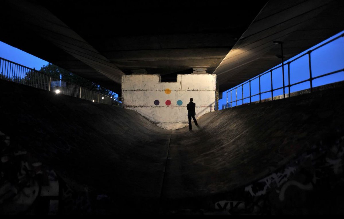 Justice_4_DandG's tweet photo. #Stunning good night #PartII #SouthwarkCouncil #Compositions  #Art #Visons #fineart #ClassicMaterial #Skate #Skateboard #Rollerskate https://t.co/g4DLC98EmC
