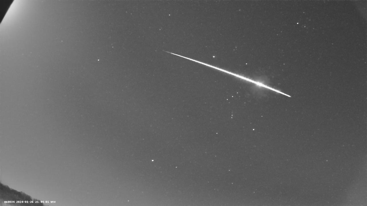 A beautiful meteor detected at 21:44 this evening!