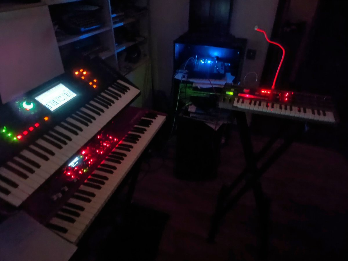 Keys by night! #nordelectro #iseenord #YamahaMusic #yamahamodx #microkorgxl