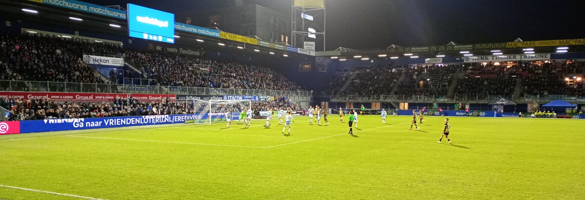 JaapdeKleine's tweet photo. Was een mooie avond voor een potje voetbal. Terechte overwinning voor PEC. #pecvit https://t.co/VavoCXNsK5