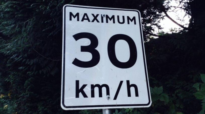 Une captivante chronique de <a href="/mercierln/">Hélène Mercier</a> : Bientôt, la voiture respectueuse des limites de vitesse ici.radio-canada.ca/ohdio/premiere…