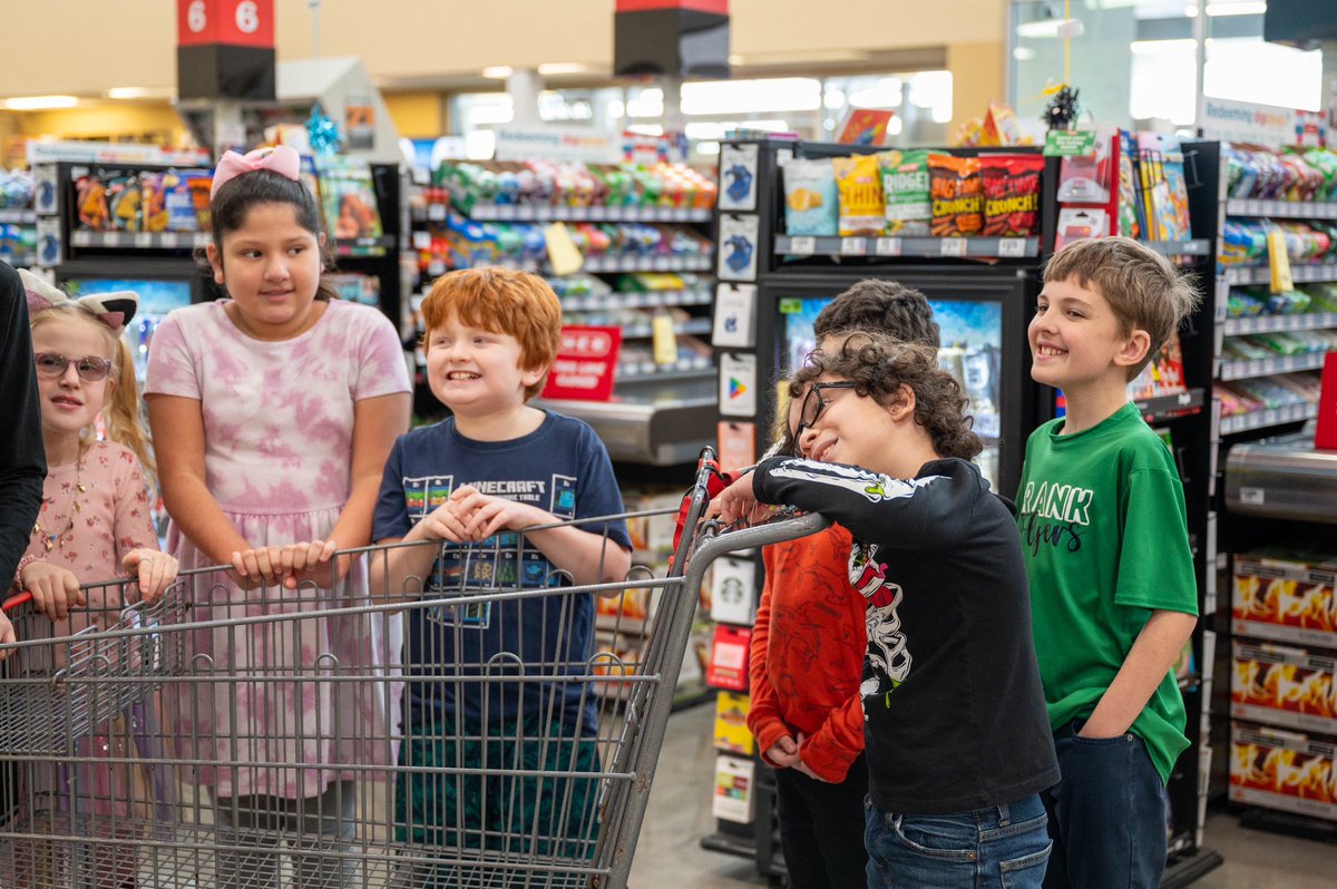 Such an incredible CBI trip to our local @HEB 🛒 ♥️!! Our #KISDACCESS classes shopped for ingredients to make a Friendship Snack Mix! Everyone had such a great time! @KleinISD @tdleeKleinISD @kirstenallman @aschultzKISD @jenny_mcgown #every #KISDPRSquad #SpecialEducation #texas