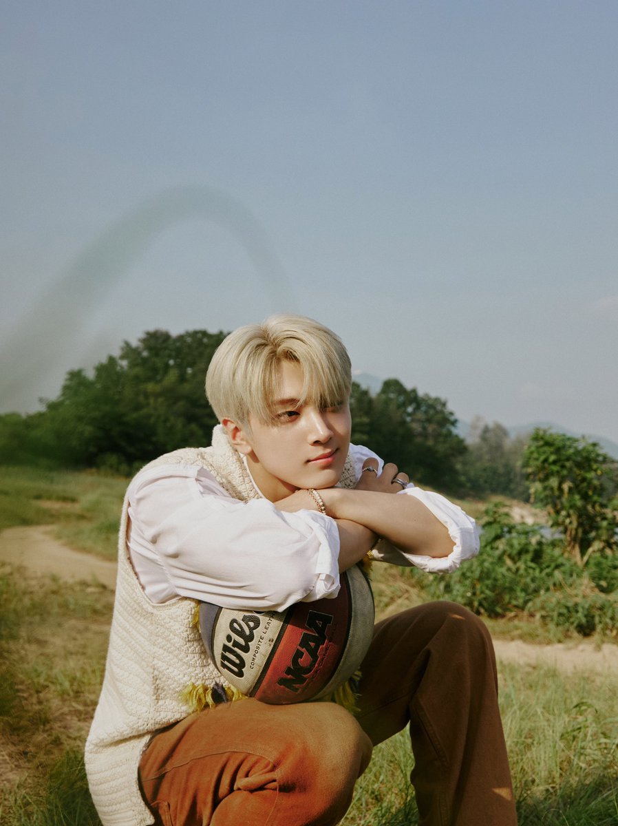 iilylhseung's tweet image. #JAY he takes note of your habits and takes care of small details. he knows your routine and gets everything ready so its less work for you. he always notices when you run out of something and stocks it up just in time.