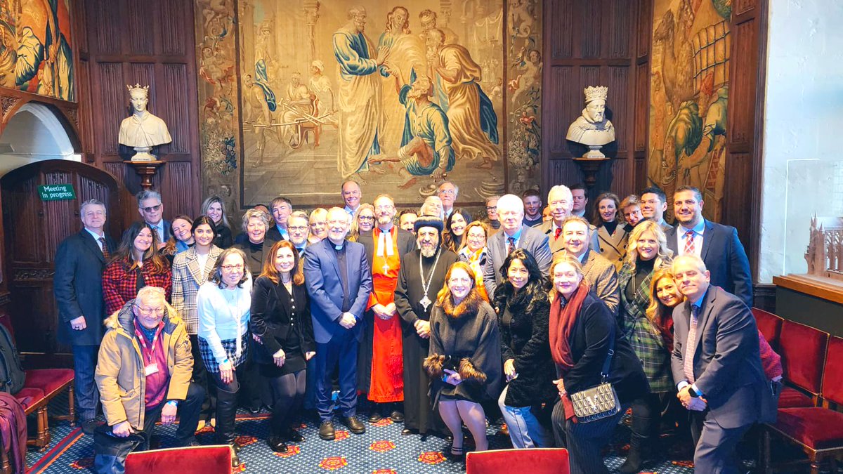 Privileged to attend this morning’s @Awareness_Found @UKParliament breakfast with Huda and @Nadim_Nassar marking 20 years of ministry, with sincere thanks to Baroness @JoyceAnelay for agreeing to host at @UKHouseOfLords. Afterwards, accompanied the group to @WAbbey before leaving