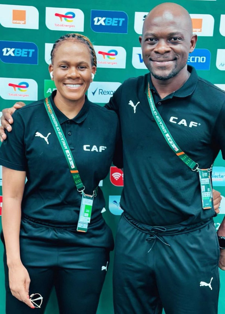 📸 Akhona Sheref x Elvis Noupoue 🇿🇦🇨🇲

#Referee #CAN2023 #AFCON2023