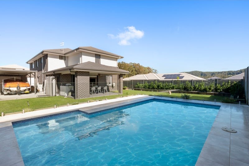 Just Listed - For rent. Forresters Beach. Immaculate and luxurious 5 bedroom home with stunning saltwater pool. 
Contact agent for inspection.
Hannah Aria 0406 217 777
#Lease #Rent #Primerealtor #HannahAria #Centralcoastrentals #CentralcoastNSW