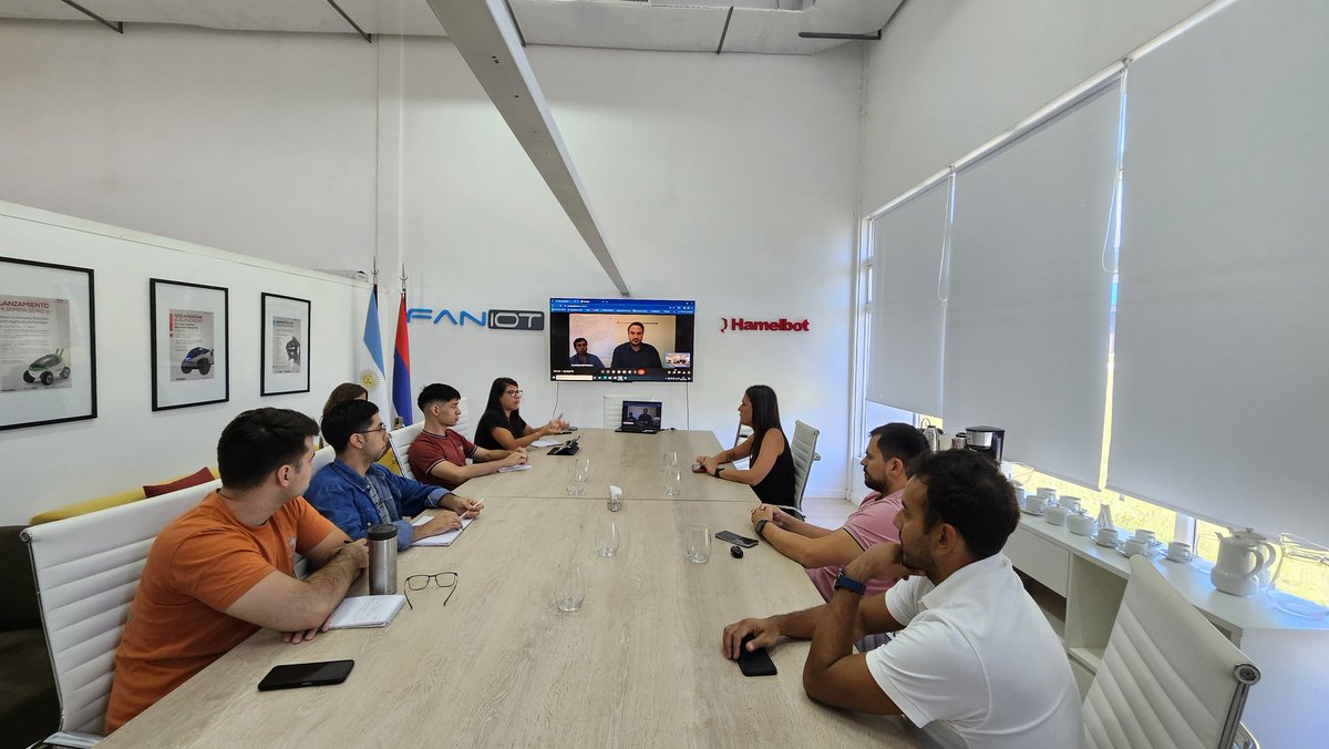 Hoy recibimos la visita de <a href="/SoledadBalan/">Sole Balán</a> Presidente del <a href="/EpracMisiones/">EPRAC</a> y a Cristian Hilbert, Gerente de Samsa.
El propósito principal de la reunión, fue evaluar la viabilidad de llevar adelante un proyecto en conjunto con #Faniotargentina