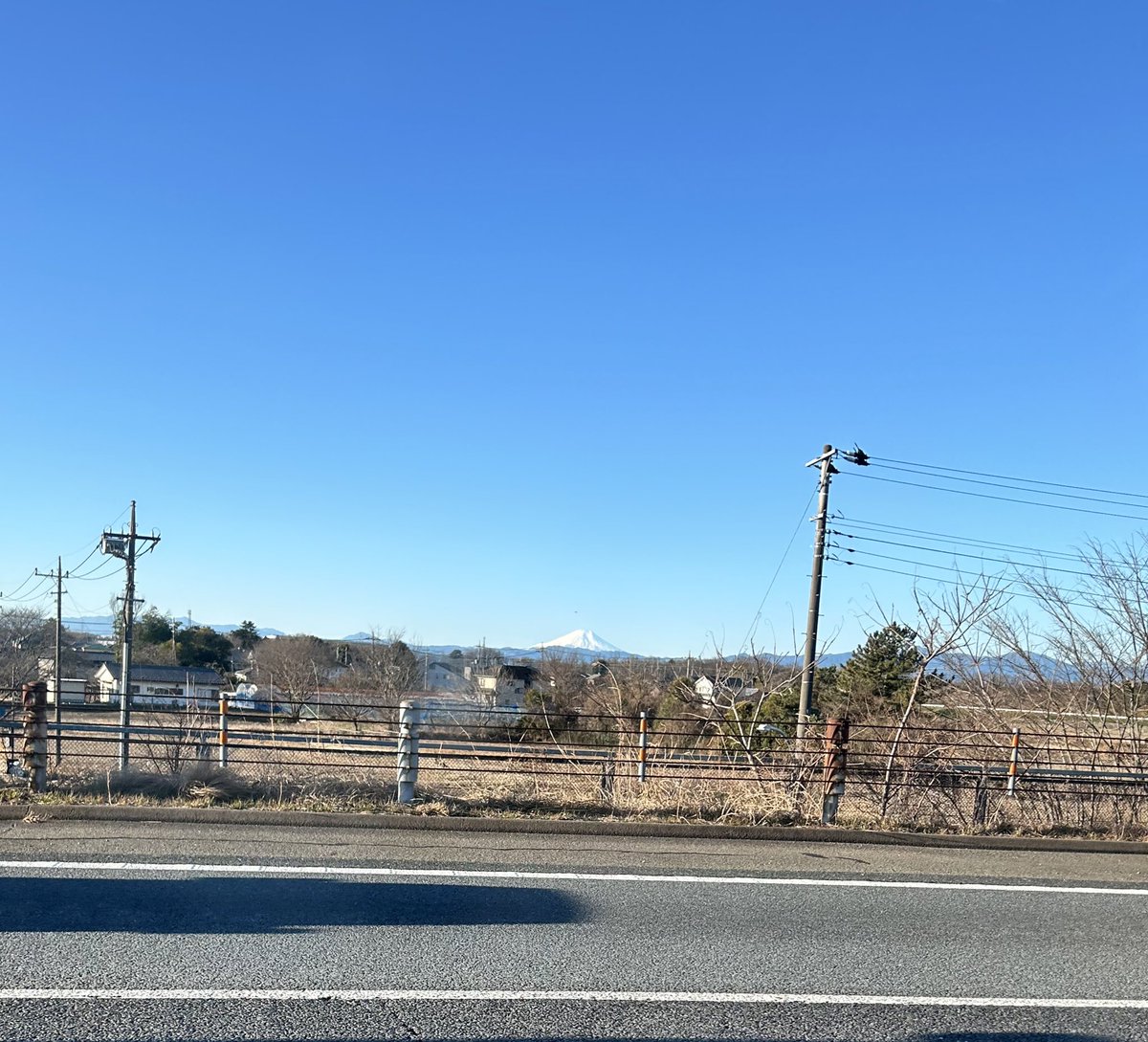 関越自動車道からの富士山🗻
#ように脇見運転気を付けましょう