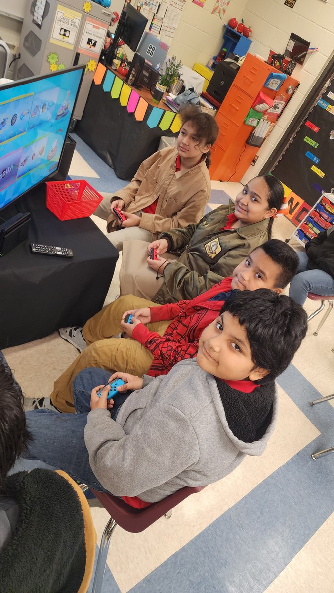 LYEcoding's tweet image. &quot;Esports demand teamwork, strategy &amp;amp; practice to succeed. Complex challenges require critical thinking &amp;amp; quick decision-making. @LYE students improve problem-solving skills &amp;amp; strategic thinking through gaming. 🎮✅ @LFCISD #esports #teamwork #criticalthinking&quot;