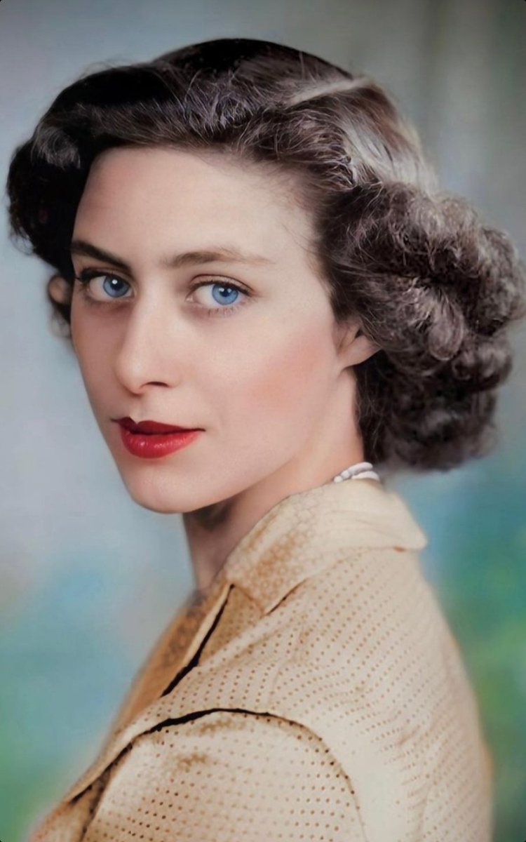 Princess Margaret ❤
#PrincessMargaret 🌹 #RoyalFamily #Royalty  #glamour #Vintage #Jo_March62