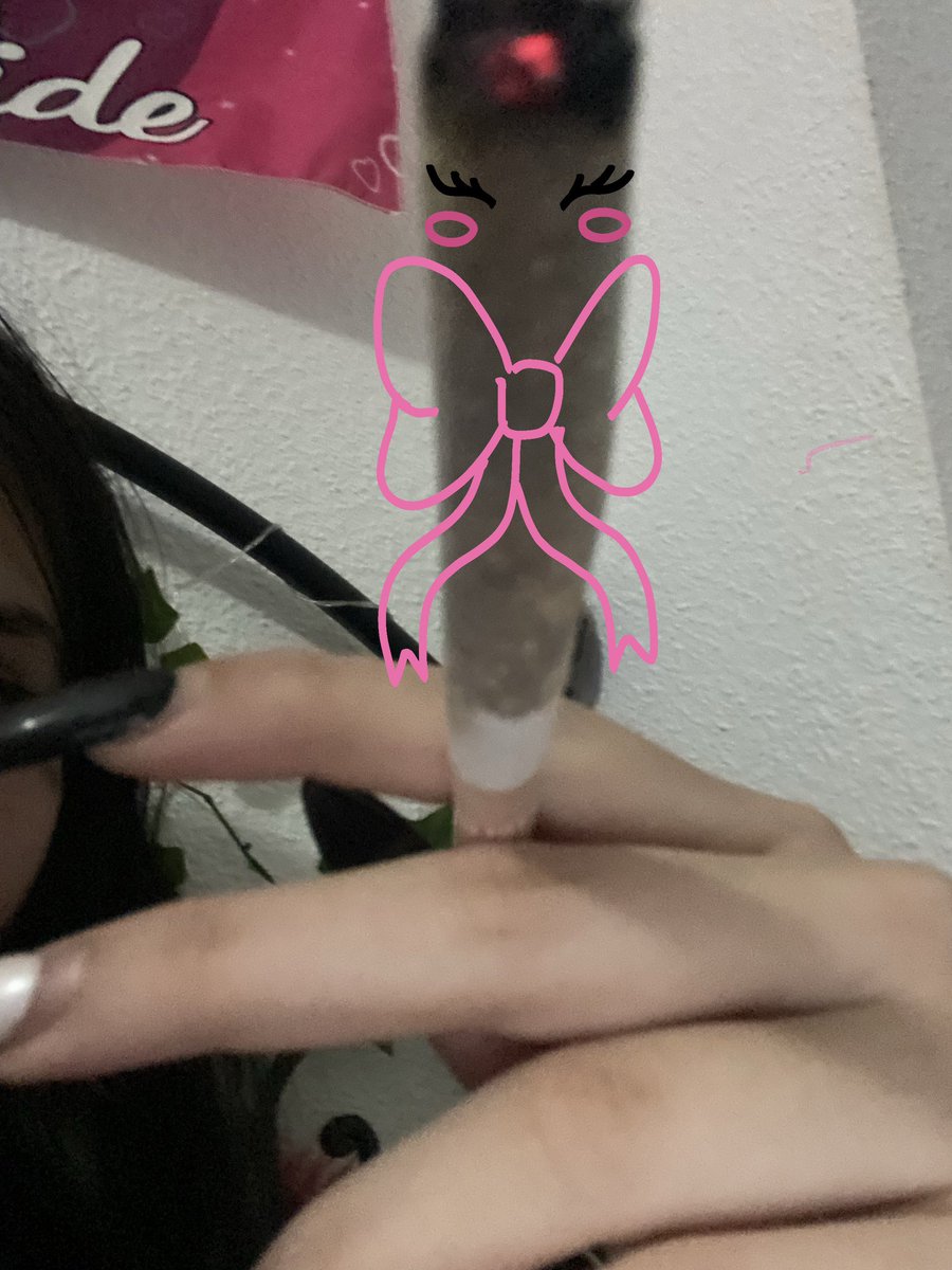 he dibujado un porrette🎀