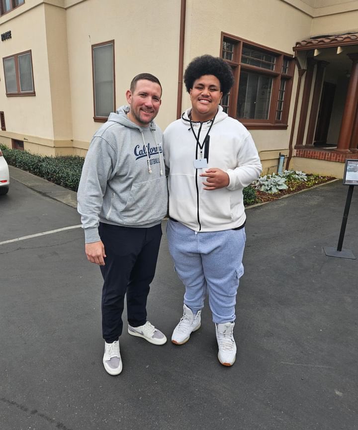 Appreciate @MikeBloesch for stopping by to see me today.. Excited to be up there soon! #Bearterritory🐻

@CalFootball @CalRivals @VEE_Sports