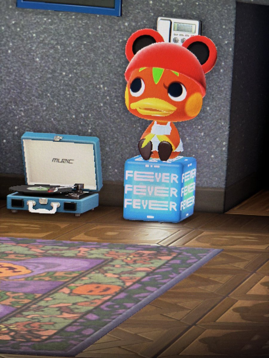 look at her sitting on the zero : fever part.3 cube™️