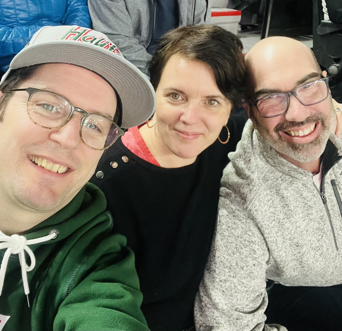 #GoMooseGo
Rose 🌹 between two thorns 

#seasontix