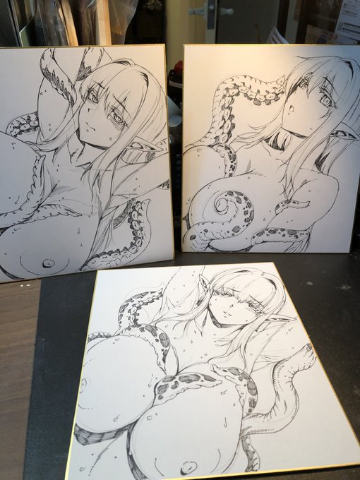 イラスト展用の色紙描いてる 久々にコピック買いに行くかなー