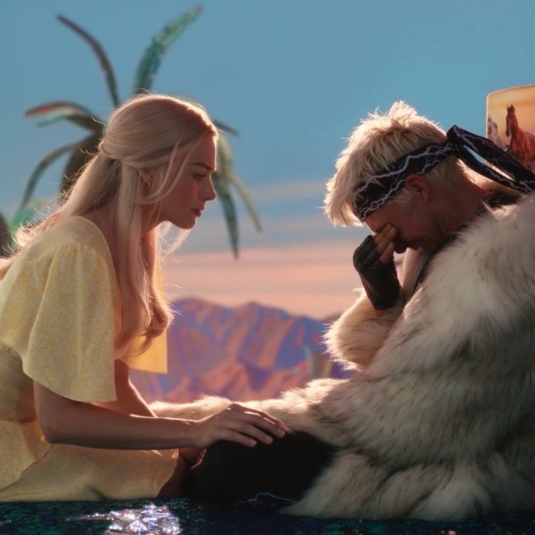 AnharMacKarim's tweet photo. Back in 1943, the team saves Barbieland and stops the Kens’ Atomic Weapon. As Barbie consoles Ken (Ryan Gosling), President Barbie (Issa Rae) agrees to elevate the Kens’ societal status. After, Barbie, moved by this journey, decides to go back to the Real World and study physics https://t.co/mkLb64gT2q