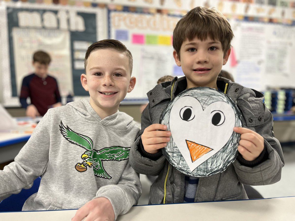 Valentines crafts with our first grade buddies! <a href="/MillerFirst103/">Susan Miller</a> 💕 #tatemtweet #collsedu