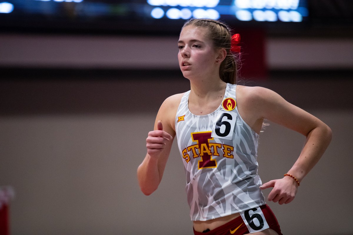 𝙁𝙞𝙧𝙨𝙩.

Kaylee Tobaben finishes strong to take the 3,000m win with a personal record of 9:51.51!

#CycloneSZN