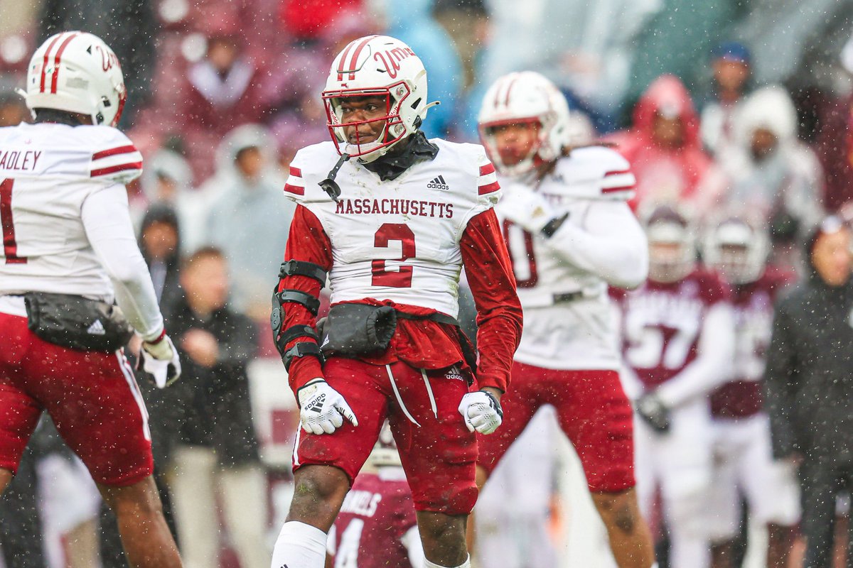 After a great conversation with <a href="/CoachMcCray9/">🌹Mike McCray II🌹</a> I am blessed to receive my 1st Division 1 offer from the University of Massachusetts🙏🏽