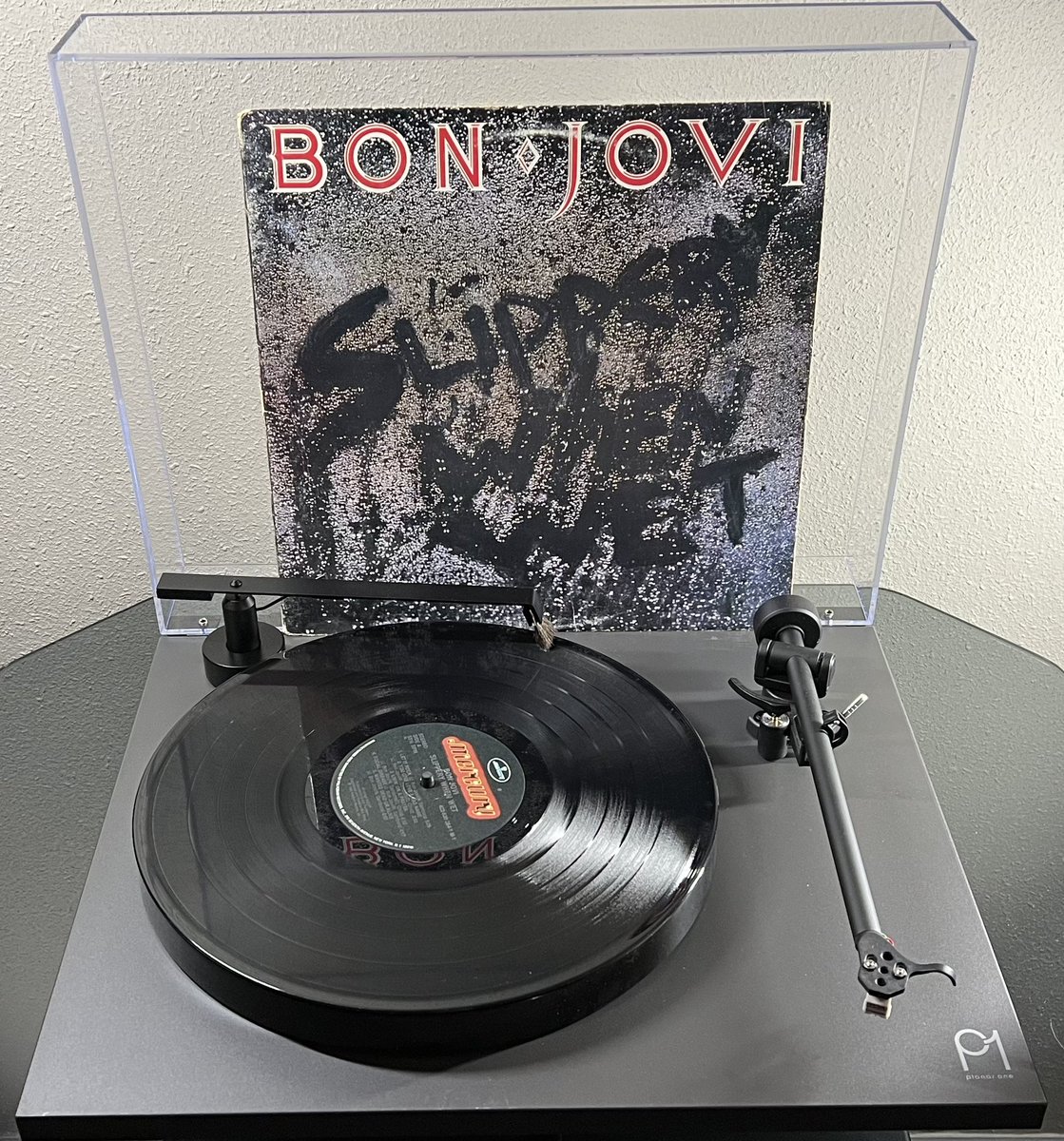 (1986) #BonJovi #vinyl #nowspinning #fridaynightvinyl