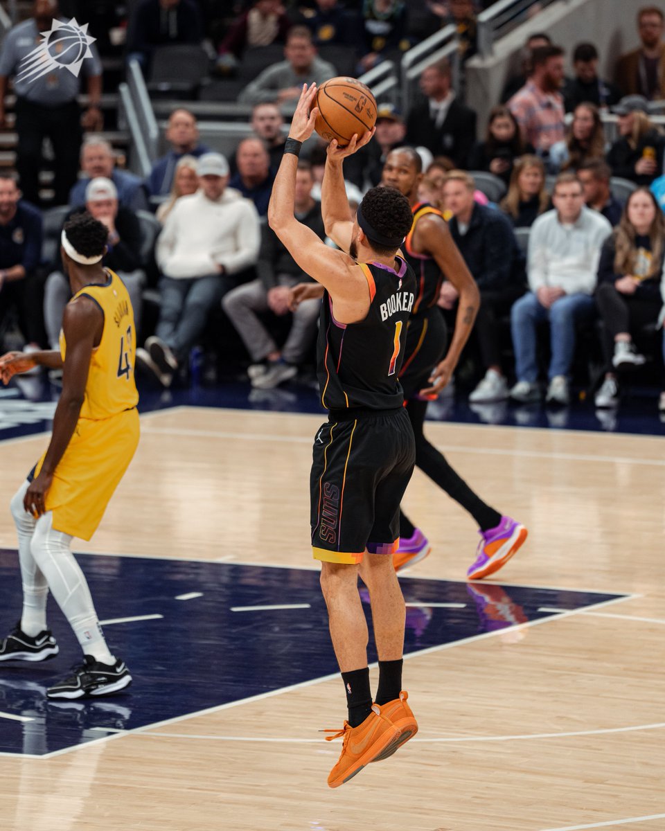 Back-to-back games with a 20-point quarter for Book 🤯